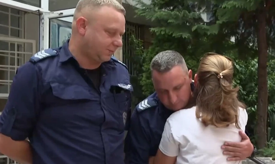 Полицаи помогнаха за спасяването на 2-годишно дете, погълнало лекарствата на баща си - Кенгуру